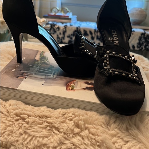 Chanel Shoes - Picture 6 of 9